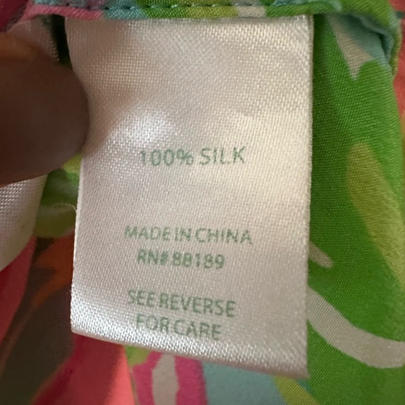 Lilly Pulitzer 100% silk Vibrant Pink and Green Blouse - Picture 5 of 5